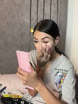 Snapshot of Cassie_howard_ chatting on 02.19.25 Cassie howard online show from 02.19.25