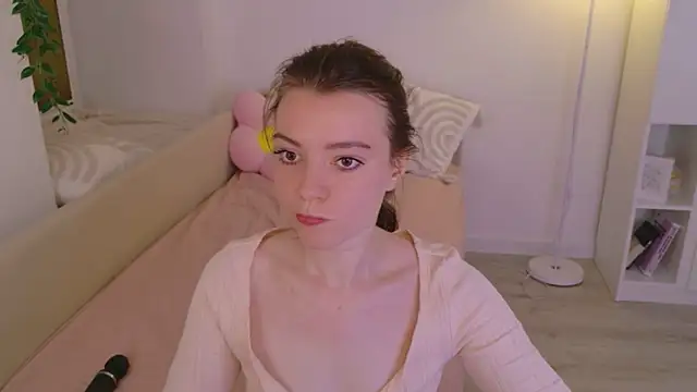 Snapshot of Lana__Cute_ chatting on 07.13.26 Lana Cute online show from 07.13.26