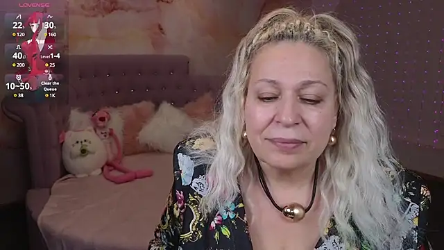 Snapshot of Penelope_Pinky chatting on 02.02.25 Penelope Pinky online show from 02.02.25