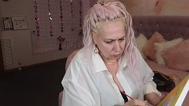 Snapshot of Penelope_Pinky chatting on 03.02.25 Penelope Pinky online show from 03.02.25