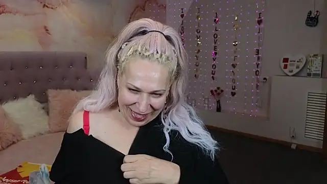 Snapshot of Penelope_Pinky chatting on 03.12.25 Penelope Pinky online show from 03.12.25