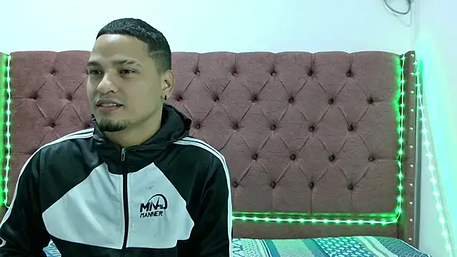 lau hotfox online show from 02.15.25