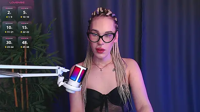 Snapshot of Cassie_Bae chatting on 01.08.26 Cassie Bae online show from 01.08.26