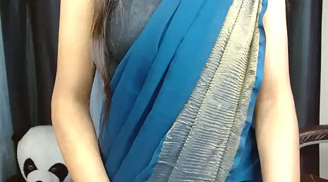 Snapshot of Baby_Zahira chatting on 12.19.24 Baby Zahira online show from 12.19.24