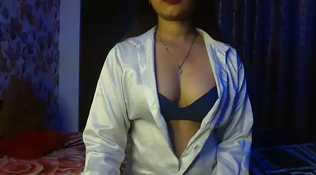 Snapshot of Baby_Zahira chatting on 02.19.25 Baby Zahira online show from 02.19.25