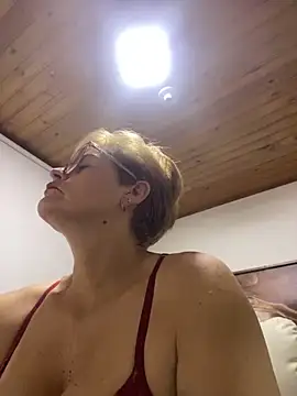 Adeellee  online show from 11.03.25