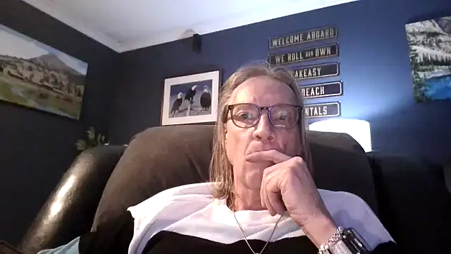 Snapshot of RoniJ2024 chatting on 12.14.24 RoniJ2024 online show from 12.14.24