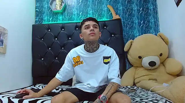 exotic hot couple online show from 02.25.25