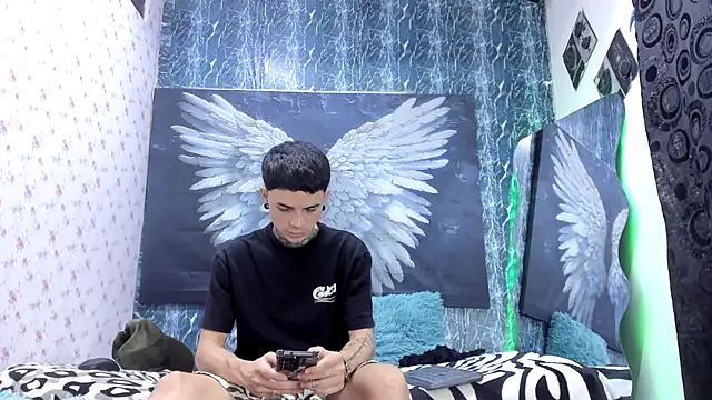 exotic hot couple online show from 04.13.26