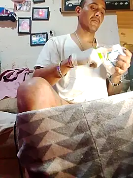 Snapshot of NewBe9D9 chatting on 12.14.25 NewBe9D9 online show from 12.14.25