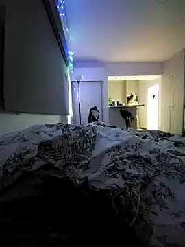 Snapshot of ehabre chatting on 12.24.24 ehabre online show from 12.24.24