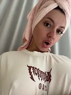 JulliaVegas online show from 03.24.26