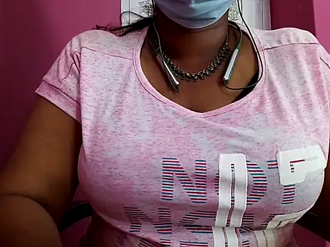 Snapshot of Tamilsathya2024 chatting on 02.13.25 Tamilsathya2024 online show from 02.13.25