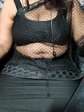 Snapshot of Tamilsathya2024 chatting on 12.17.25 Tamilsathya2024 online show from 12.17.25