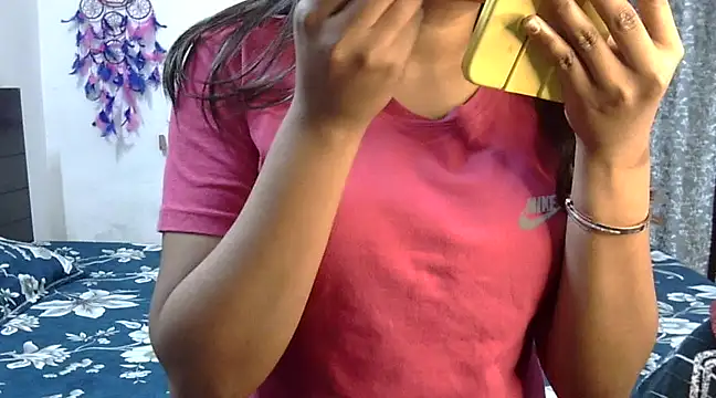 hot  surbhi online show from 03.09.25