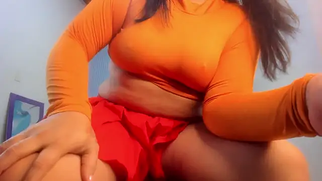 Danniela18  online show from 03.18.25