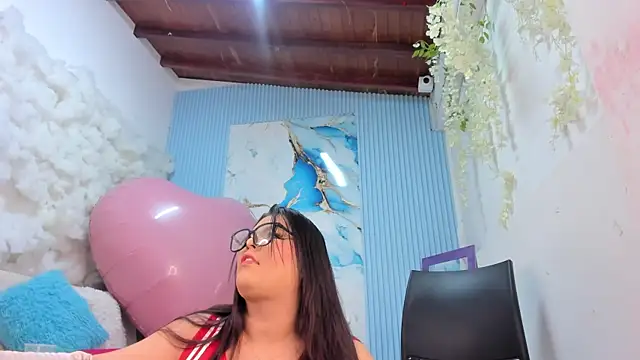 Danniela18  online show from 05.15.26