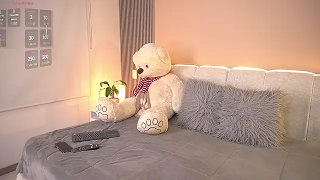 johanafox  online show from 03.19.26