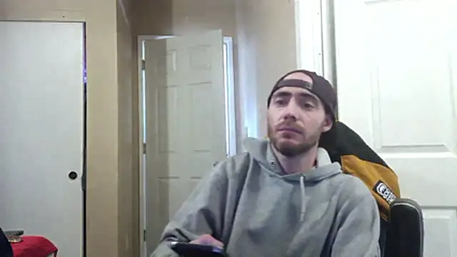 Huntzg23 online show from 04.12.26