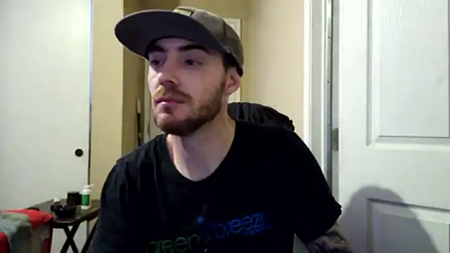 Snapshot of Huntzg23 chatting on 04.19.26 Huntzg23 online show from 04.19.26