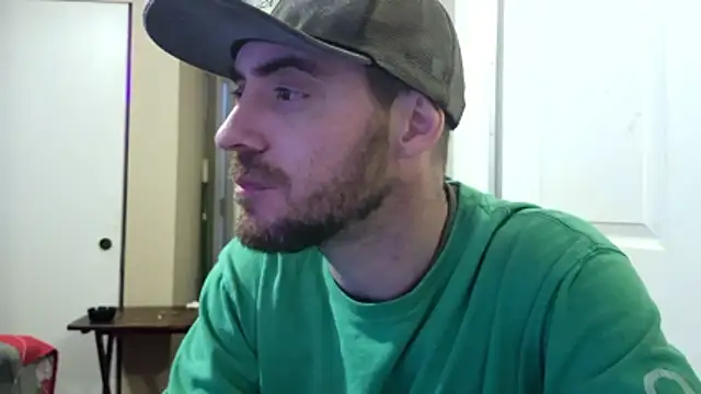 Snapshot of Huntzg23 chatting on 04.20.26 Huntzg23 online show from 04.20.26
