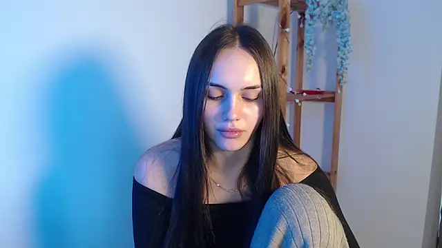 IrinaShayk18 online show from 02.05.25