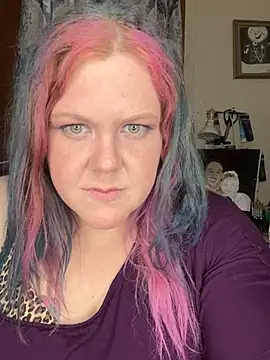 leenieb88 online show from 12.23.24