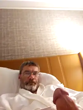 Snapshot of tileguyyy chatting on 10.02.25 tileguyyy online show from 10.02.25