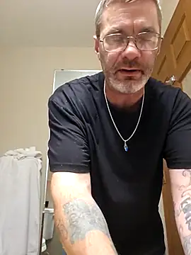 Snapshot of tileguyyy chatting on 11.30.25 tileguyyy online show from 11.30.25