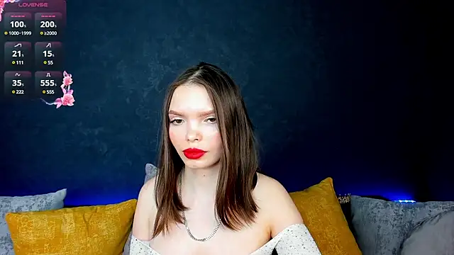 Curvy Dynamite  online show from 02.15.25