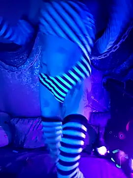 MommyMisfit online show from 10.16.25