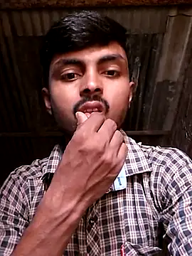Snapshot of Suraj223kumar chatting on 10.23.25 Suraj223kumar online show from 10.23.25