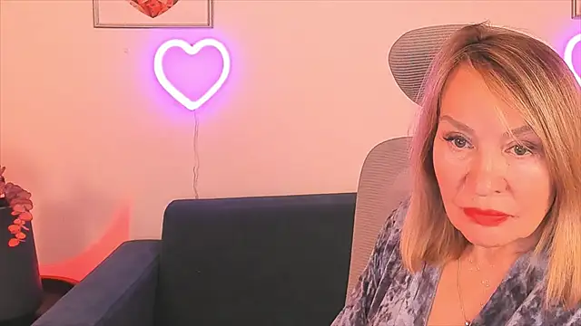 Snapshot of RosalindaFortuna chatting on 12.26.24 RosalindaFortuna online show from 12.26.24