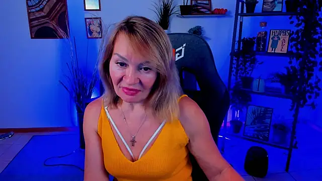 Snapshot of RosalindaFortuna chatting on 01.17.25 RosalindaFortuna online show from 01.17.25