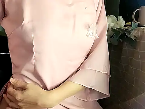 Snapshot of Lucy_limon chatting on 09.29.25 Lucy limon online show from 09.29.25