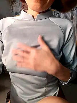 Snapshot of Lucy_limon chatting on 11.04.25 Lucy limon online show from 11.04.25