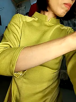 Snapshot of Lucy_limon chatting on 11.11.25 Lucy limon online show from 11.11.25