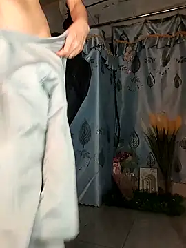 Snapshot of Lucy_limon chatting on 12.01.25 Lucy limon online show from 12.01.25