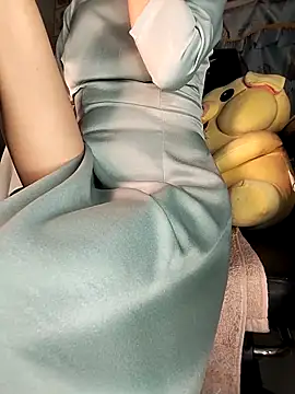 Snapshot of Lucy_limon chatting on 12.18.25 Lucy limon online show from 12.18.25