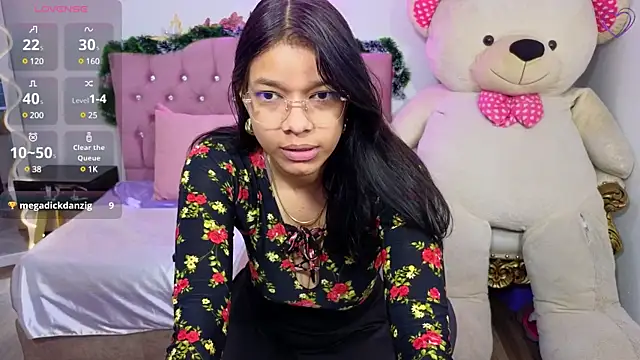 Snapshot of Emilly_tay chatting on 01.10.25 Emilly tay online show from 01.10.25