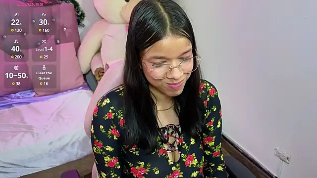 Snapshot of Emilly_tay chatting on 01.10.25 Emilly tay online show from 01.10.25