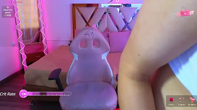 Snapshot of Emilly_tay chatting on 01.19.25 Emilly tay online show from 01.19.25