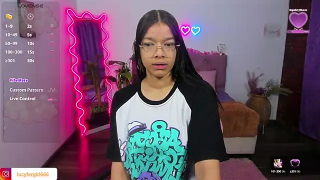 Snapshot of Emilly_tay chatting on 02.23.25 Emilly tay online show from 02.23.25