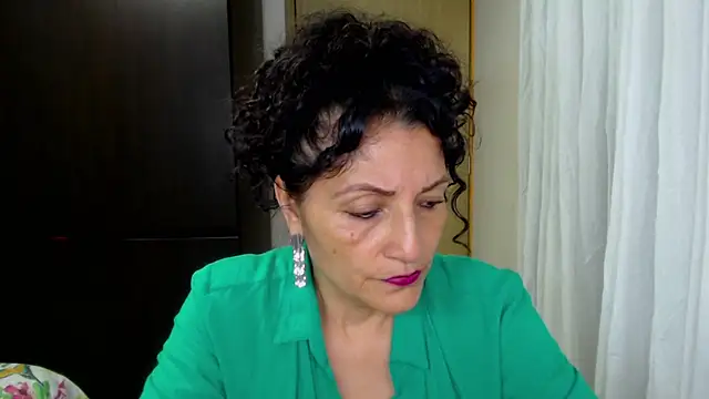 Snapshot of arianna_ros3 chatting on 05.01.26 arianna ros3 online show from 05.01.26