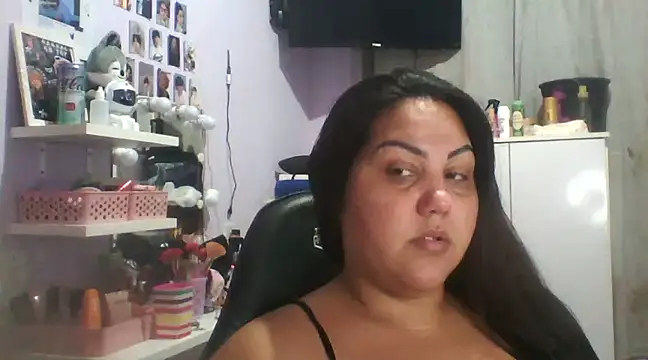 Paolaa hoot online show from 02.22.25