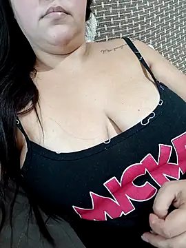 Paolaa hoot online show from 04.14.26