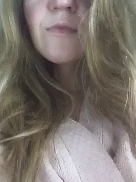 Snapshot of KattyLuuu chatting on 06.24.26 KattyLuuu online show from 06.24.26
