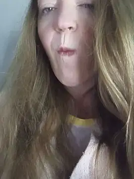 Snapshot of KattyLuuu chatting on 06.27.26 KattyLuuu online show from 06.27.26