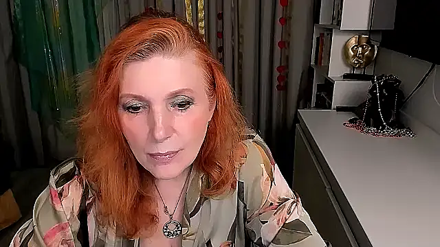 Snapshot of Fire-Fox-One chatting on 02.11.26 Fire-Fox-One online show from 02.11.26