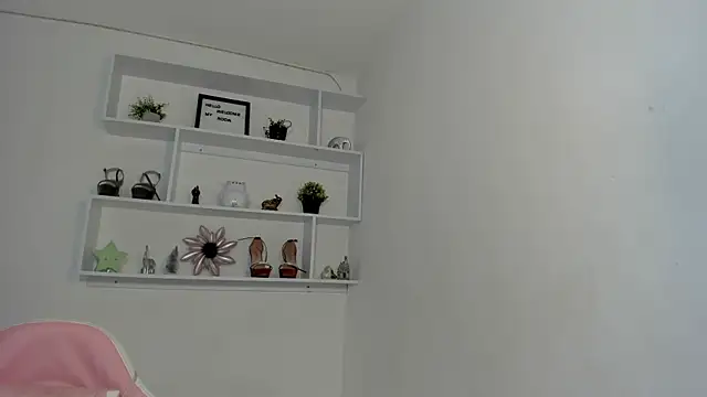 Snapshot of Zizi-campbel chatting on 12.17.24 Zizi-campbel online show from 12.17.24